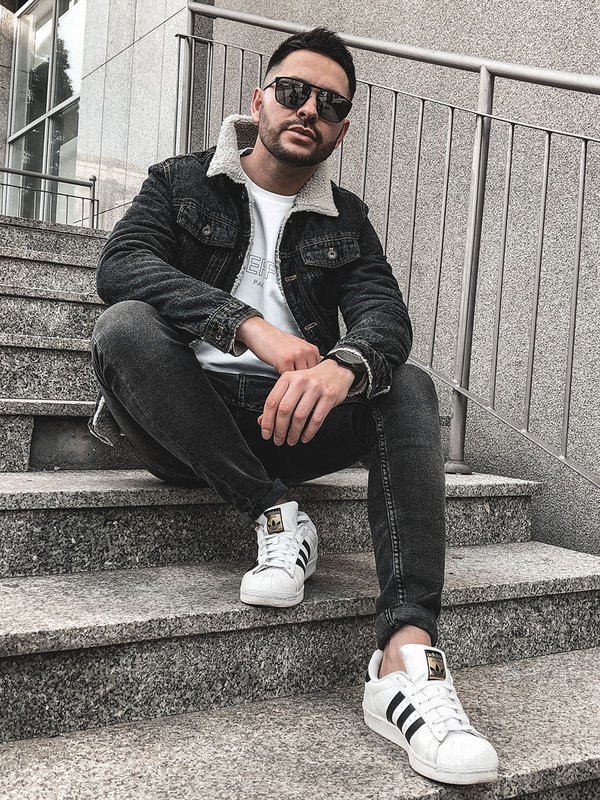 Чоловіча чорна утеплена джинсова куртка-дальнобійник з хутряним коміром від Bolf 1109A2